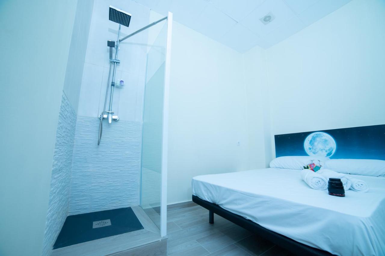 Love hotel Pecalite Space Valenza