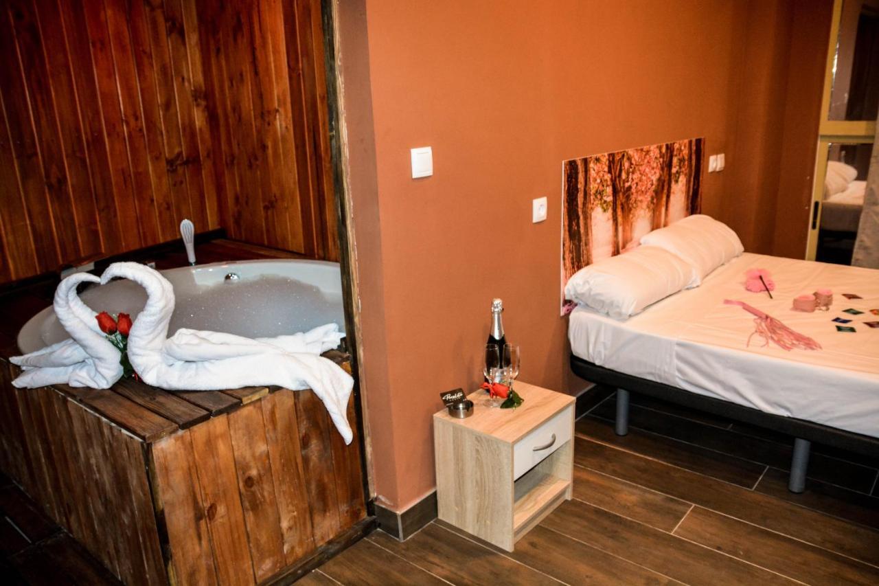 Love hotel Pecalite Space Valenza